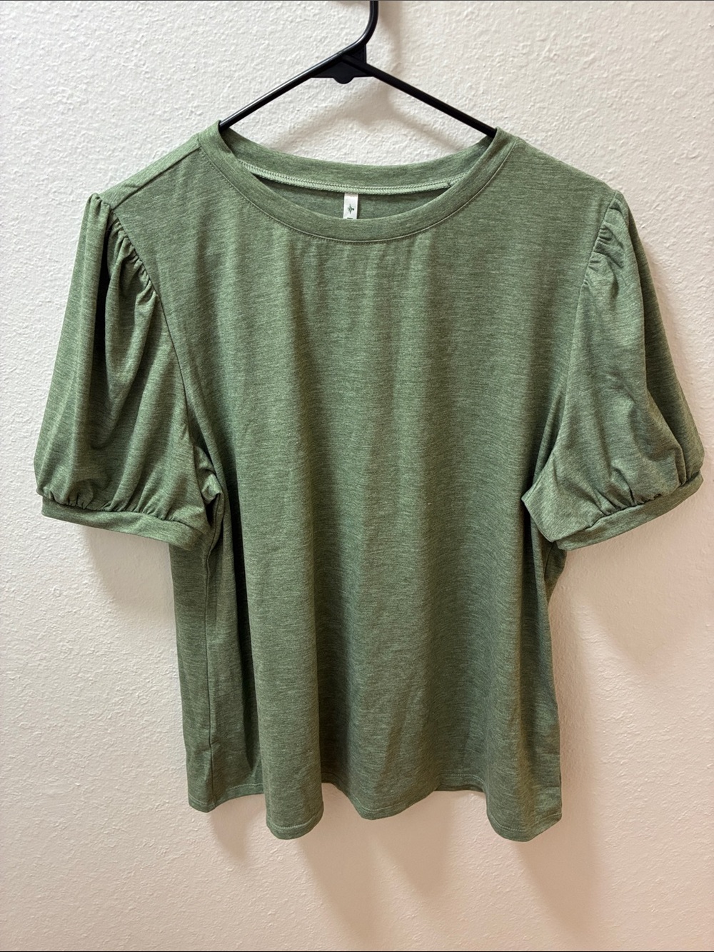 HALARA Olive Green Puff Sleeve Tee